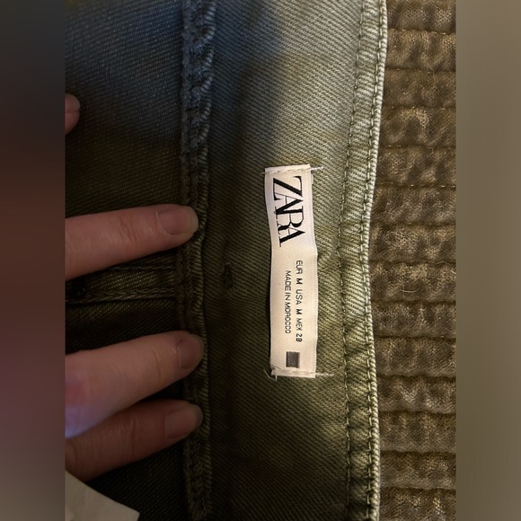 Zara, paper bag shorts. Green denim. - Picture 3 of 3